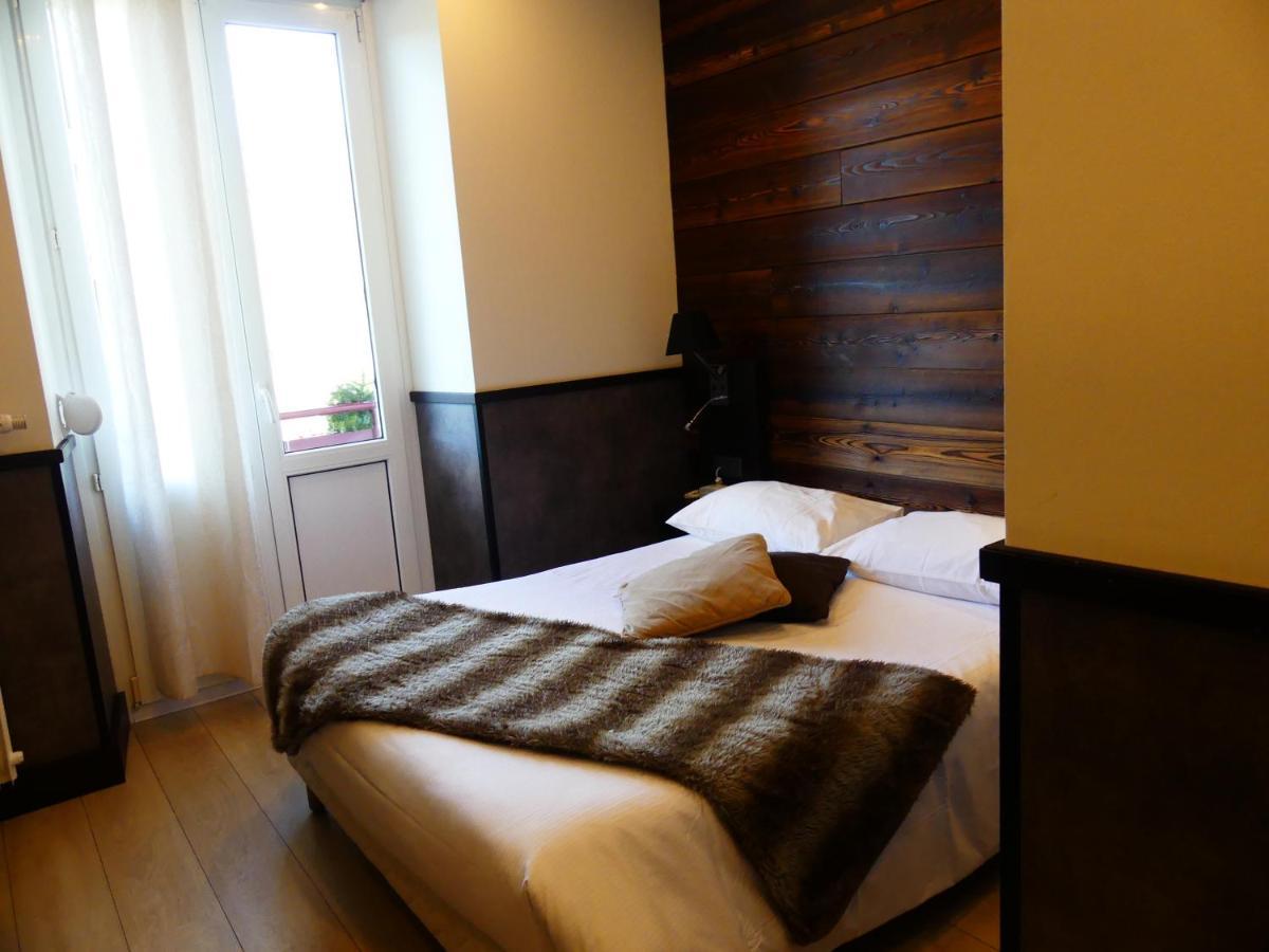 Logis Hotel Des Bains 제라르메르 외부 사진