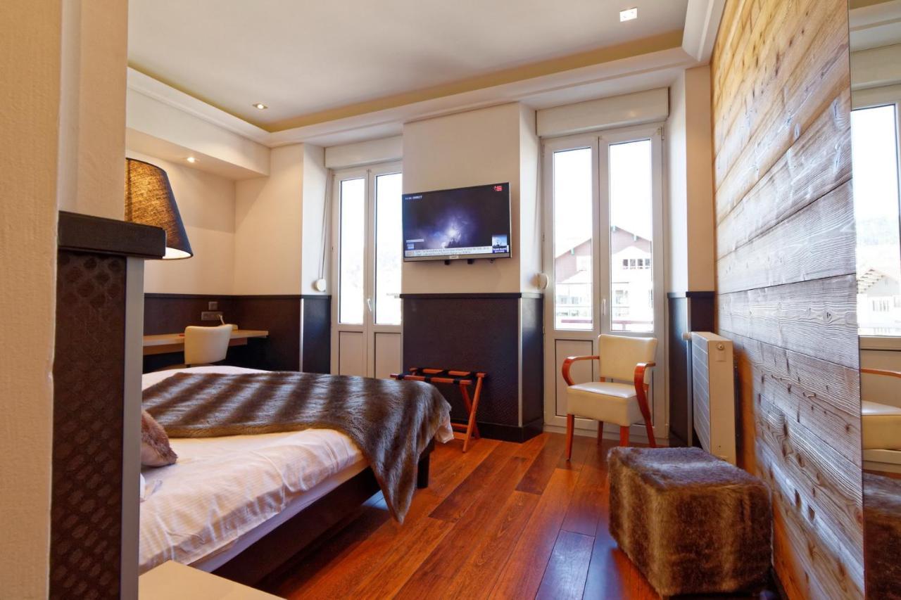Logis Hotel Des Bains 제라르메르 외부 사진