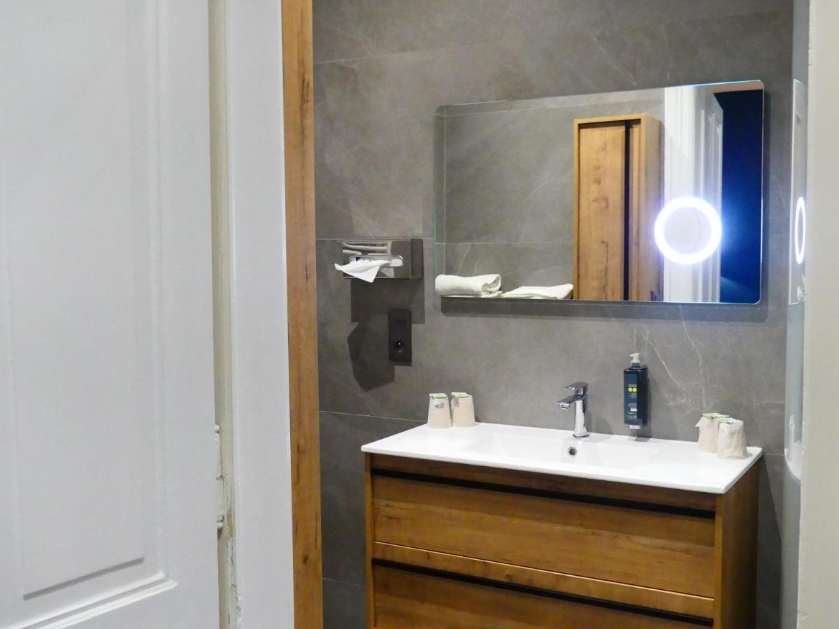 Logis Hotel Des Bains 제라르메르 외부 사진