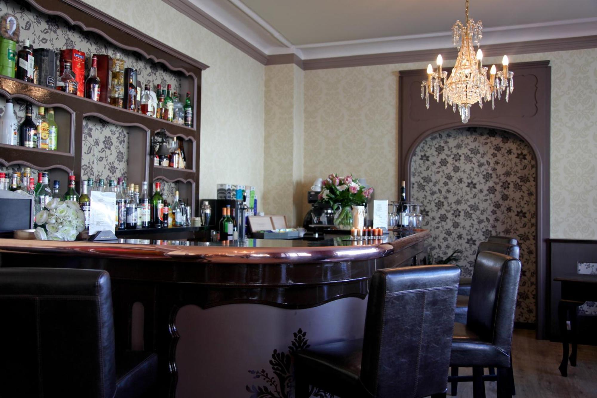 Logis Hotel Des Bains 제라르메르 외부 사진