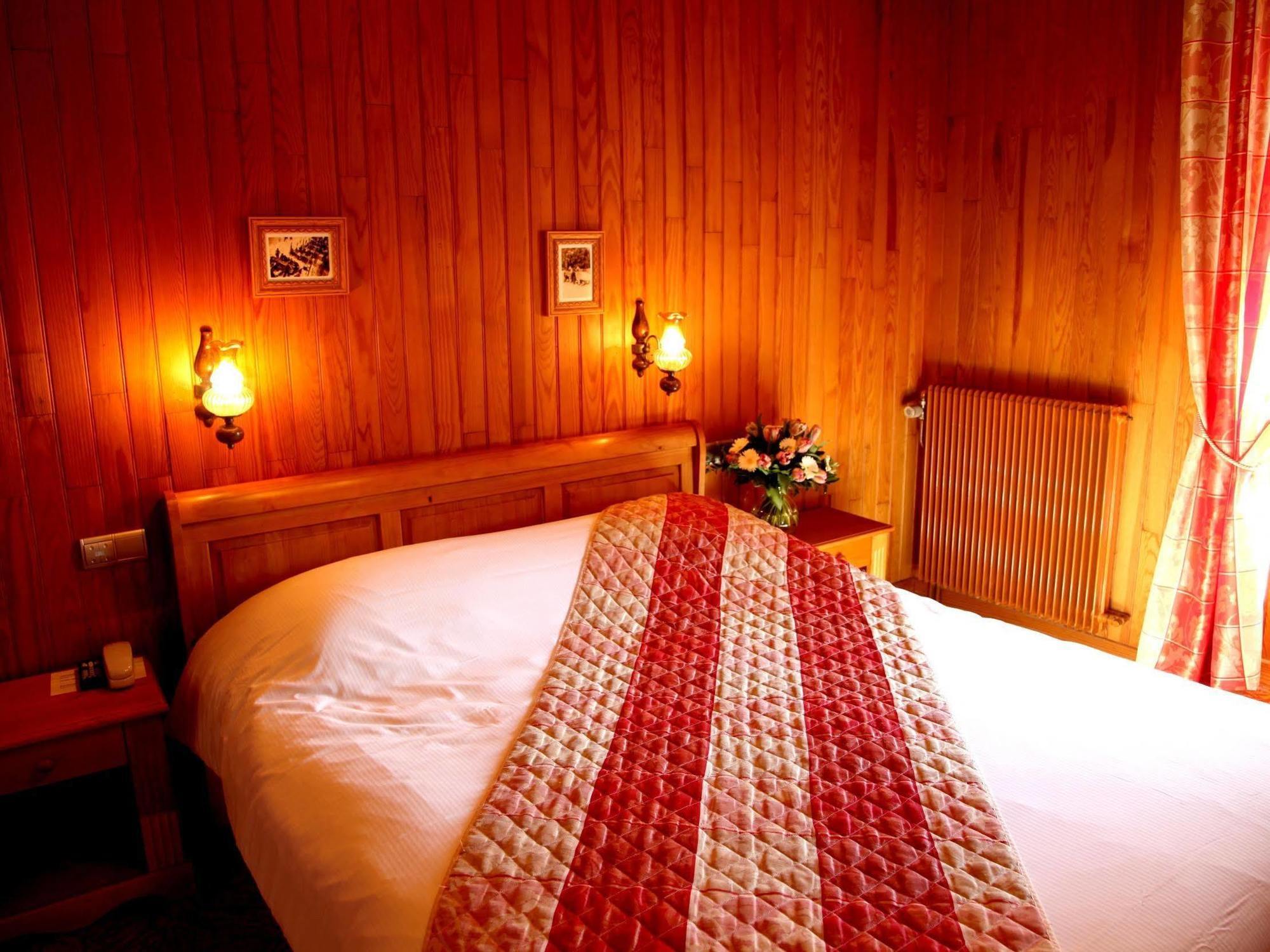 Logis Hotel Des Bains 제라르메르 외부 사진