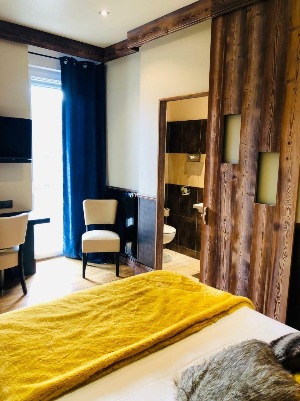 Logis Hotel Des Bains 제라르메르 외부 사진