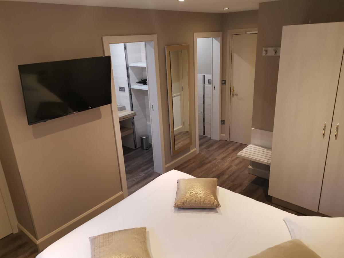 Logis Hotel Des Bains 제라르메르 외부 사진