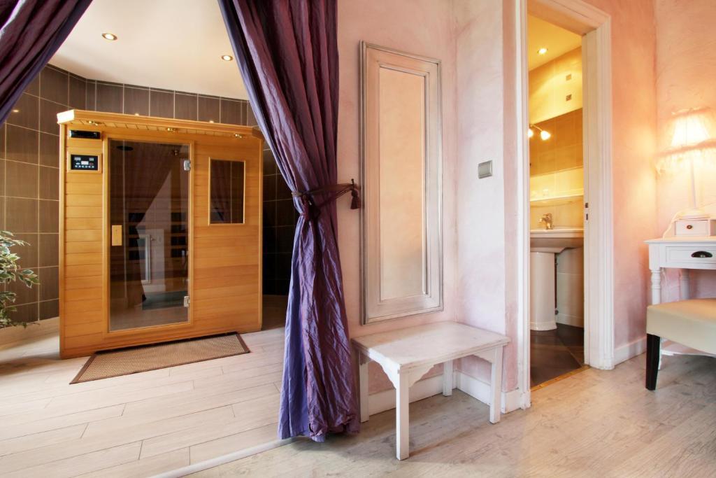Logis Hotel Des Bains 제라르메르 객실 사진